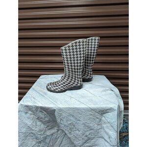 Columbia Women's Size 8 black and white houndstooth tall rain cold weather boots